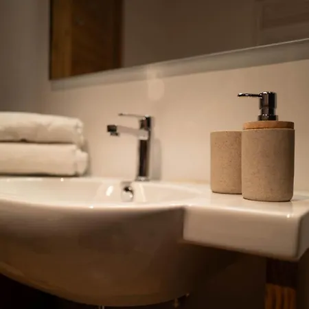 White Escape 公寓 瓦托内切